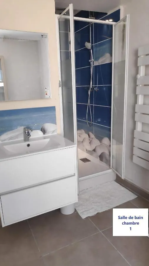 Appartement Des Arenes, Deux Chambres Avec Patio, Patangarles. Arles